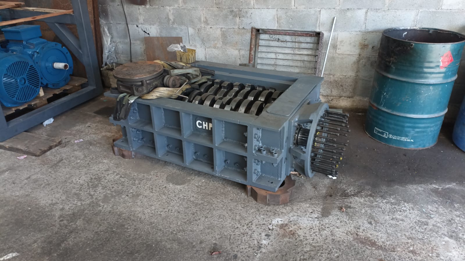 Triturador CHP em fabricação na oficina
